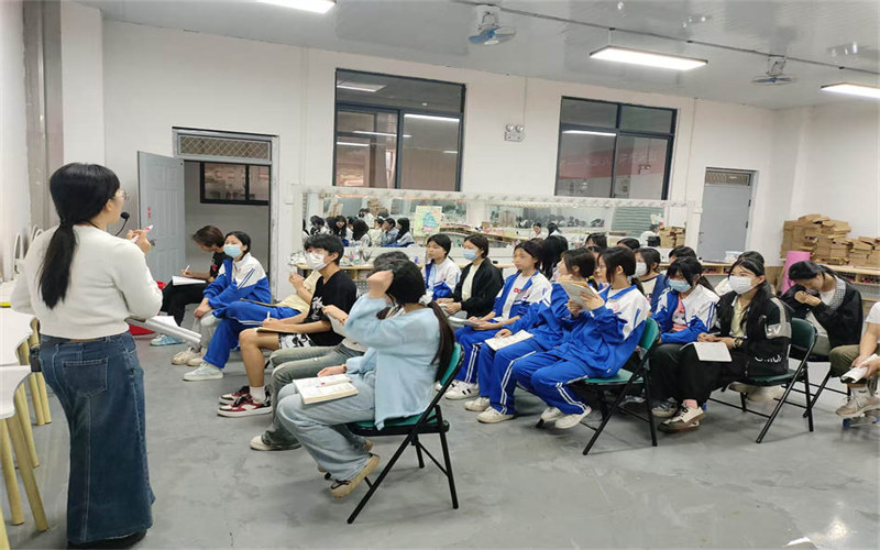 “創(chuàng)意與技藝的碰撞” 李鍰茜老師美甲公開課